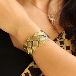 Adira Handcuff