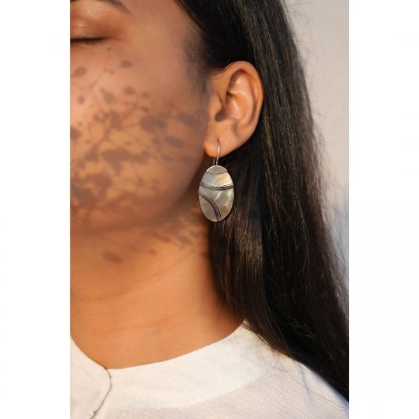 Torso Oval Earring - Image 3